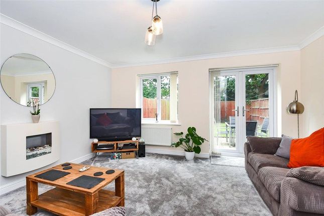 30, Grandfield Way, LINCOLN photo 2