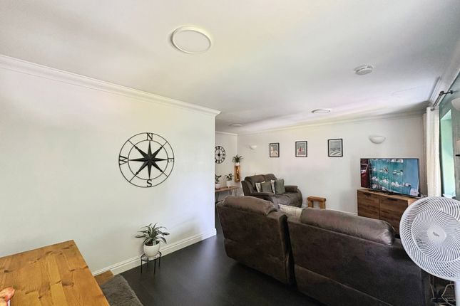 Flat 8, Millfield House,, Millfield Avenue, Isle of Wight photo 3