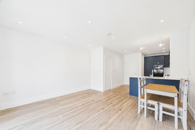 64, Maine Street, Reading photo 5