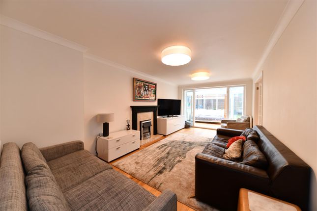 11, Thirlmere, Stevenage photo 2