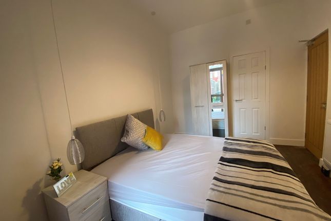 Thumbnail Room to rent in Urban Road, Room 2, Doncaster