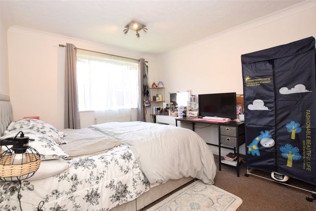 Flat for sale in Kirk Rise, Sutton