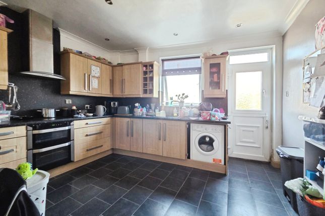 244, Barnsley Road, Rotherham photo 4