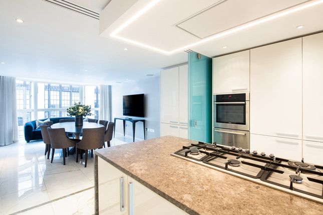 Flat to rent in Imperial House, Young Street, London