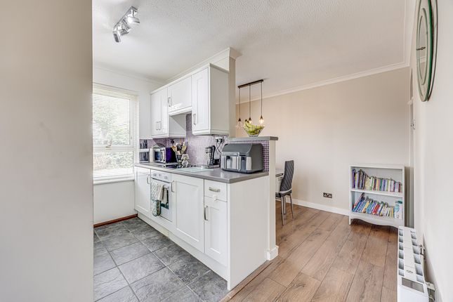 7, Burlington Court, Basildon photo 4