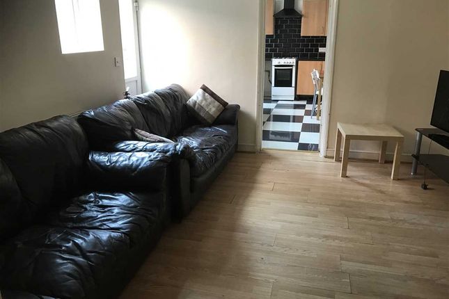 Terraced house to rent in Highfield Street, Leicester