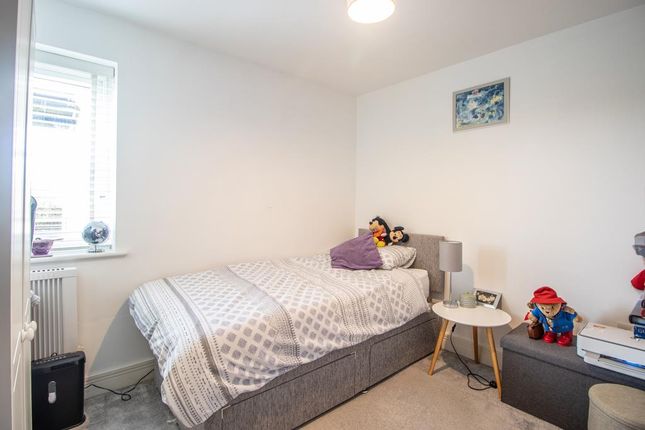 Flat for sale in Rayleigh Road, Eastwood, Leigh-On-Sea