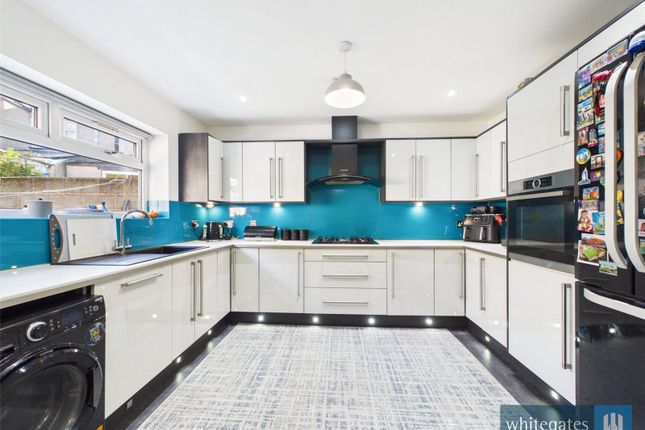 2, Killinghall Grove, West Yorkshire photo 3
