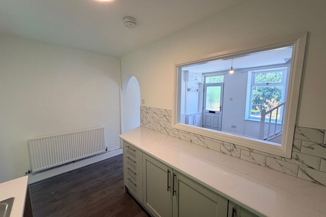 42 Ystrad Road, Pentre photo 3