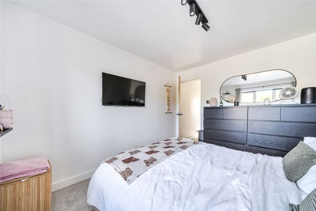 6, Kingfisher Close, Orpington photo 3