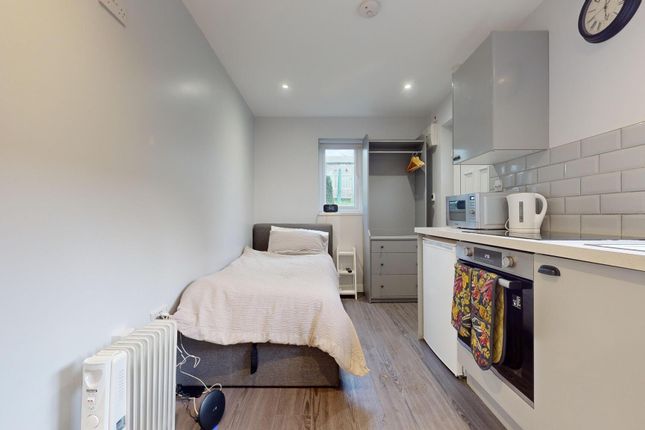 Thumbnail Studio to rent in Constance Crescent, Hayes, Bromley