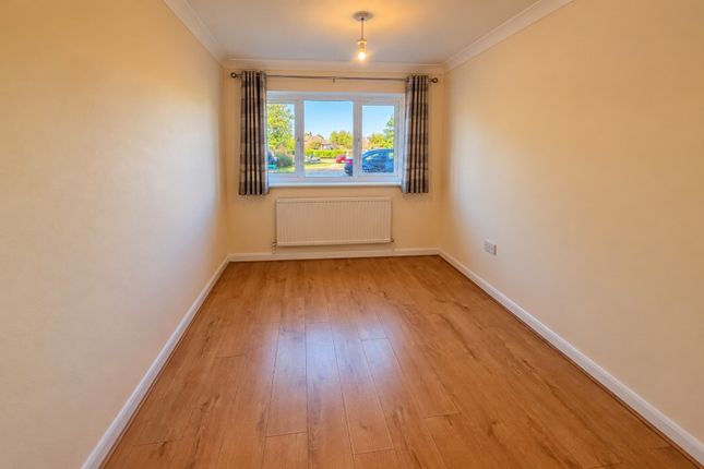 2, Fairlands Court, Fairlands Avenue, Surrey photo 5