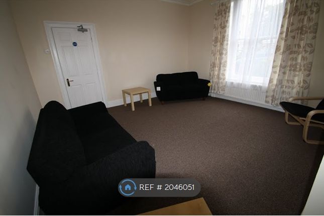 Room to rent in West Square, Scarborough