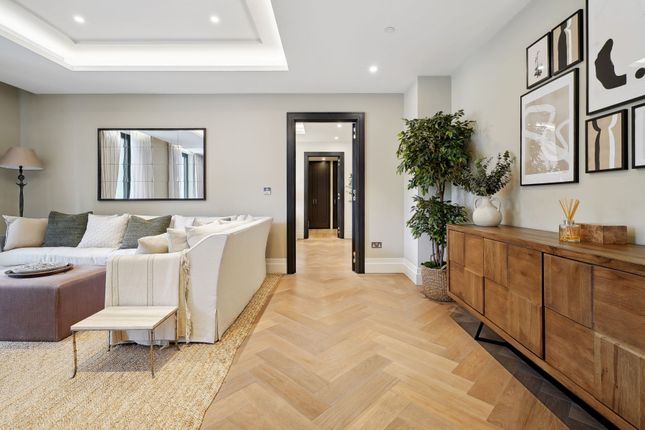 Flat for sale in Whistler Square, London