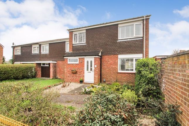 End terrace house for sale in Ettrick Drive, Bedford