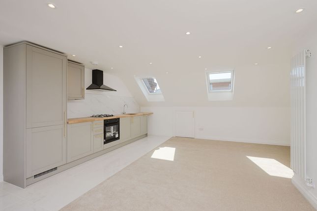 Flat 3, 403 Kingston Road, London photo 4