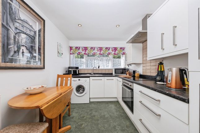 2, Holbech Hill, Banbury photo 3