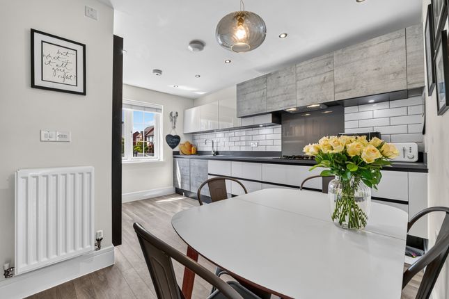 35 Thornfield Way, Nottingham photo 4
