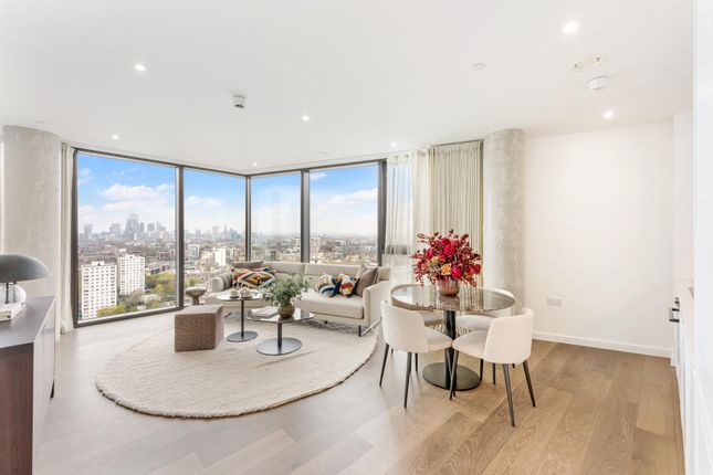 Flat for sale in Vetro, Canary Wharf, London