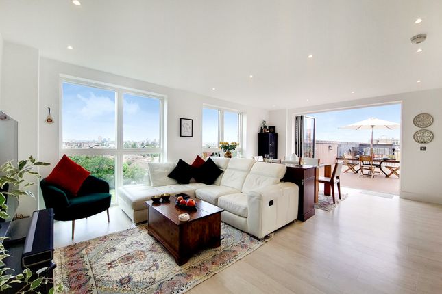 Thumbnail Flat for sale in Park Royal, London