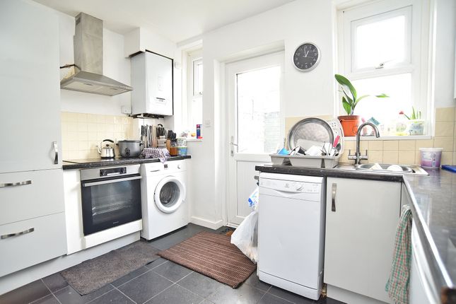 6 Wharfedale Avenue, Harrogate photo 3