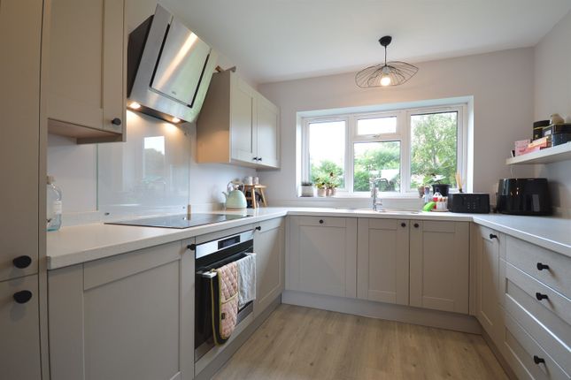 32, Windsor Drive, West Wittering, Chichester photo 3