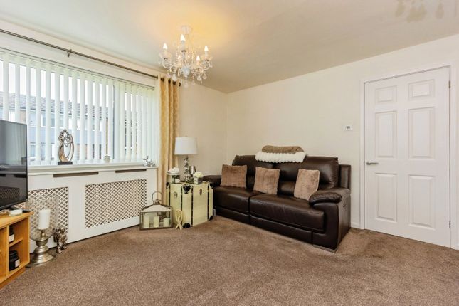 144, Birkworth Court, Cheshire photo 3