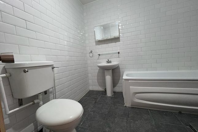 Flat 1b, 364, Mare Street, Hackney photo 4