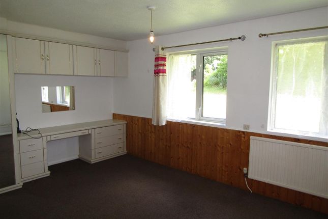 Abbeville Close, Exeter photo 4