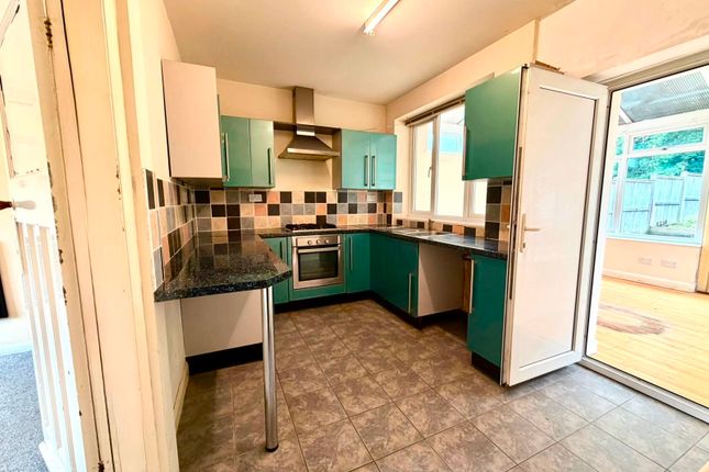 46 Belgrave Boulevard, Leicester photo 3