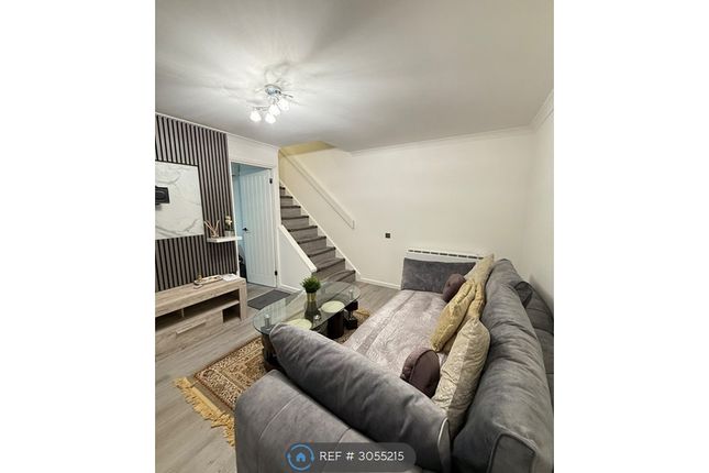 Newcombe Rise, West Drayton photo 2