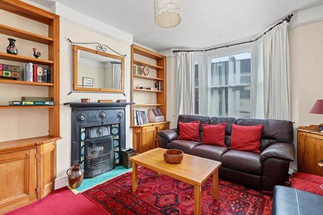 27, Kings Road, Slough photo 4
