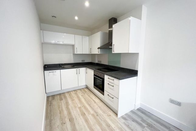 Thumbnail Flat to rent in Lowgate, Hull