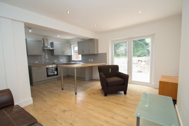 Derwentwater Grove, Leeds photo 4