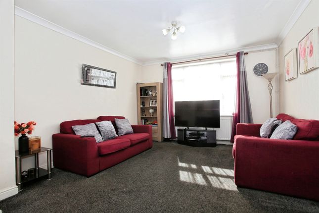 44, Shakespeare Avenue, PETERBOROUGH photo 3