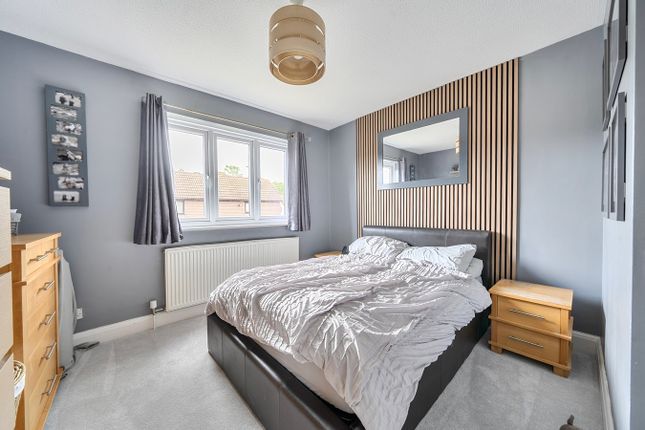 67, Turners Meadow Way, Beckenham photo 4