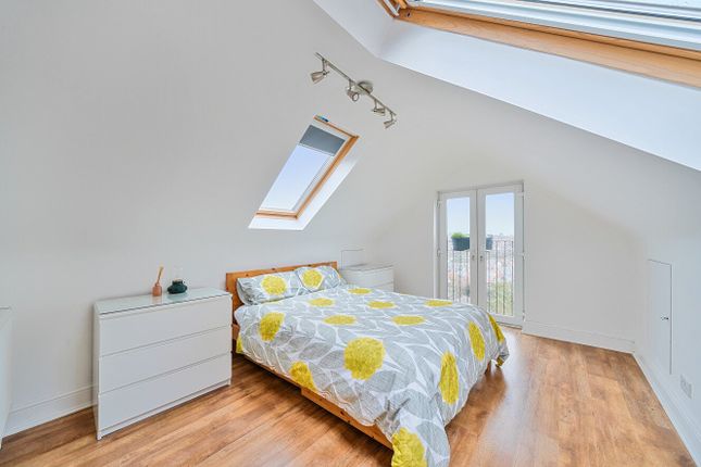 1-bed flat on Flat J, 43, Central Hill, London, £300,000