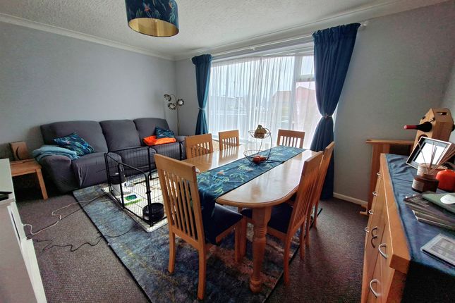 12, Ellwood Avenue, Peterborough photo 2