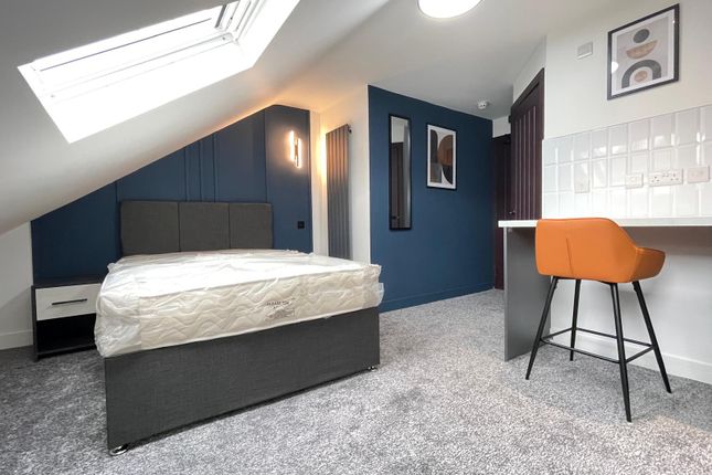 Room 5, Luton photo 5