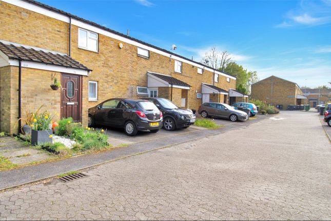 Maisonette to rent in Spear Close, Luton, Bedfordshire LU3