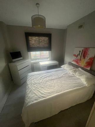 Thumbnail Room to rent in Stanley Grove, London