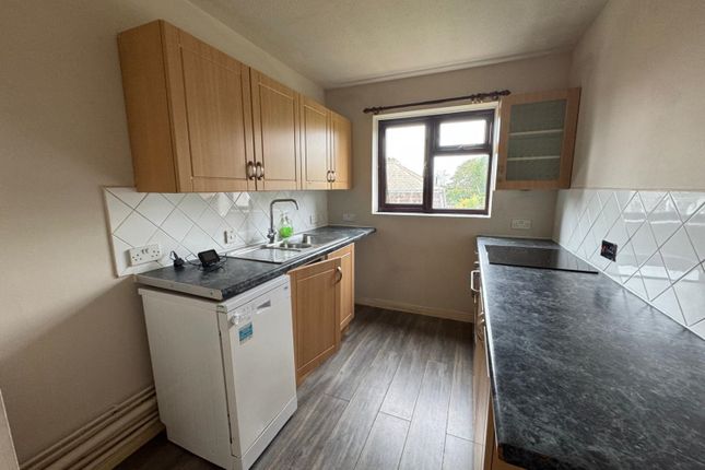 Flat 6, Spencers Court, 59 Lemon Grove, Bordon photo 4