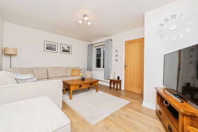 70, Cave Grove, Bristol photo 2