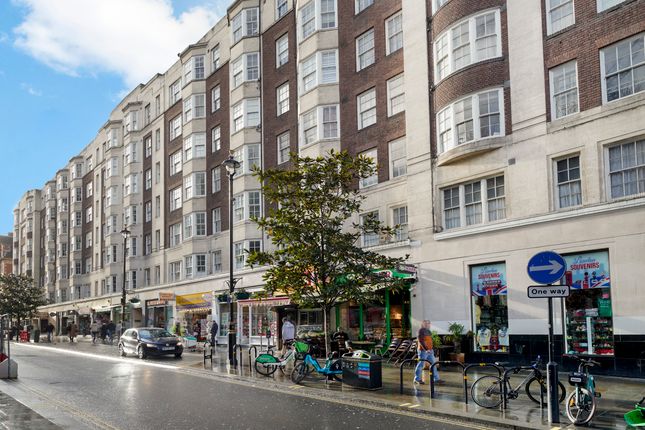 Flat 58 Queens Court, Queensway, London photo 2