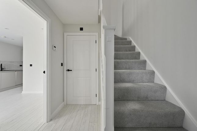 3, Shearers Way, Rye photo 3