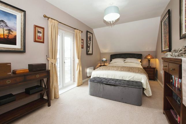 Town house for sale in Holloway Close, Amesbury, Salisbury