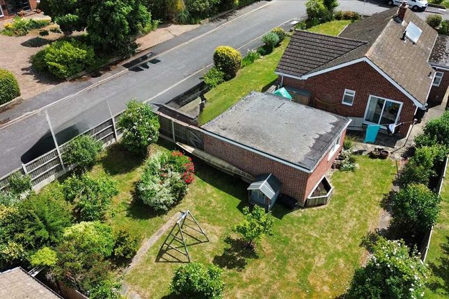 1, Larch Way, Nottingham photo 2
