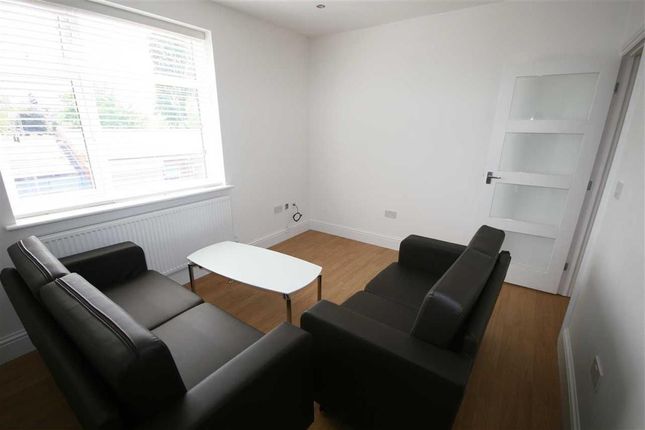 Flat to rent in Hindes Road, Harrow-On-The-Hill, Harrow