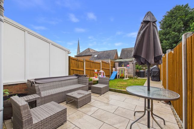 9, Everest Drive, Rochester photo 2