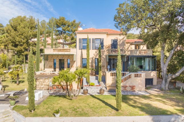 Villa for sale in Agay, St Raphaël, Ste Maxime Area, French Riviera